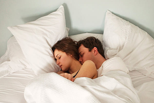 Khi yếu lên "đỉnh" giúp các cặp đôi ngủ ngon, ngủ sâu giấc hơn