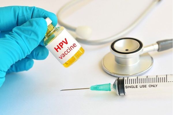Tiêm vắc-xin HPV giúp phòng ngừa bệnh ung thư cổ tử cung
