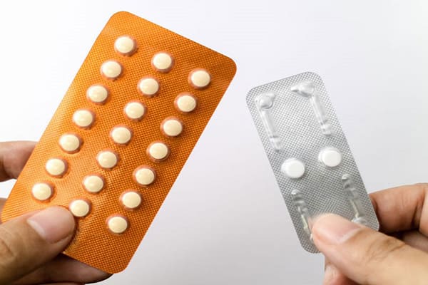 Thuốc tránh thai bao gồm loại dùng hàng ngày và chỉ sử dụng sau khi quan hệ
