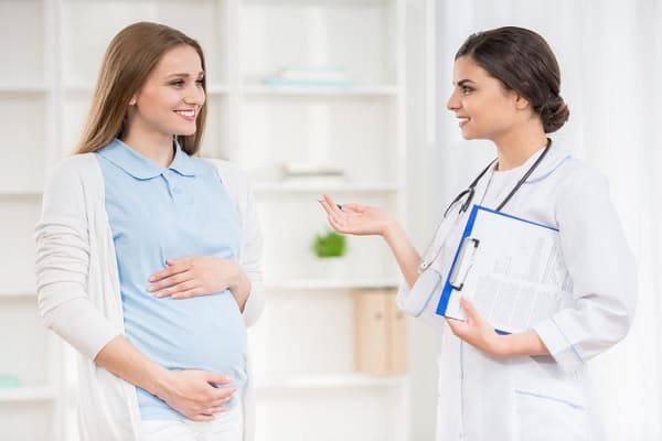 Khi có biểu hiện bệnh viêm vùng chậu, thai phụ nên chủ động đến bệnh viện thăm khám